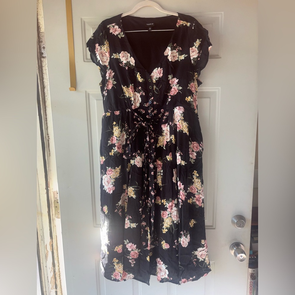 Torrid black floral dress size 00